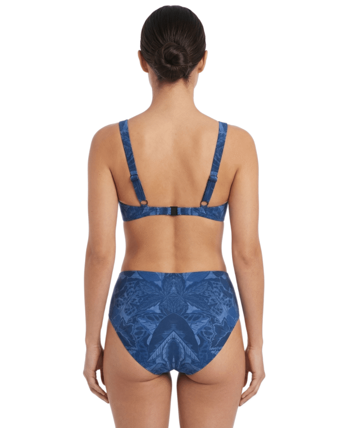 dvodelne kopalke Beata modra na modelu zadaj